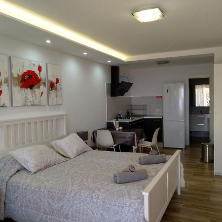شقة Arafo  في Modern Seaview Studio المظهر الخارجي الصورة